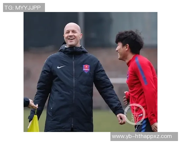 小克鲁伊夫正式担任阿贾克斯俱乐部技术总监开启新篇章